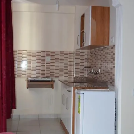 Mitos Bed & Breakfast 3*
